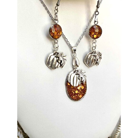 Handmade Resin Sparkly Pumpkin Jewelry Set – Fall Necklace + Earrings - Picture 4 of 5